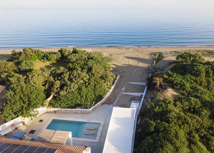 Cathrin Beachfront Villa Plimmiri fotoğrafı