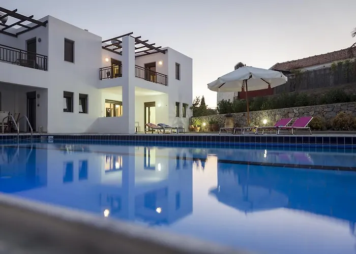 The Corner House At Gennadi Court Villa photo